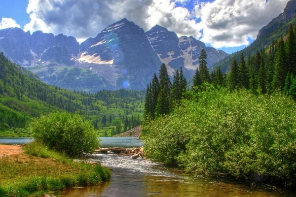 Nature in the mountains saturates ponds