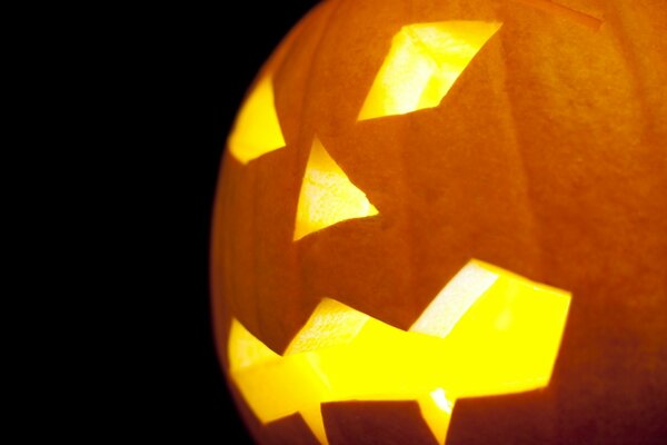 Brillante calabaza formidable en Halloween