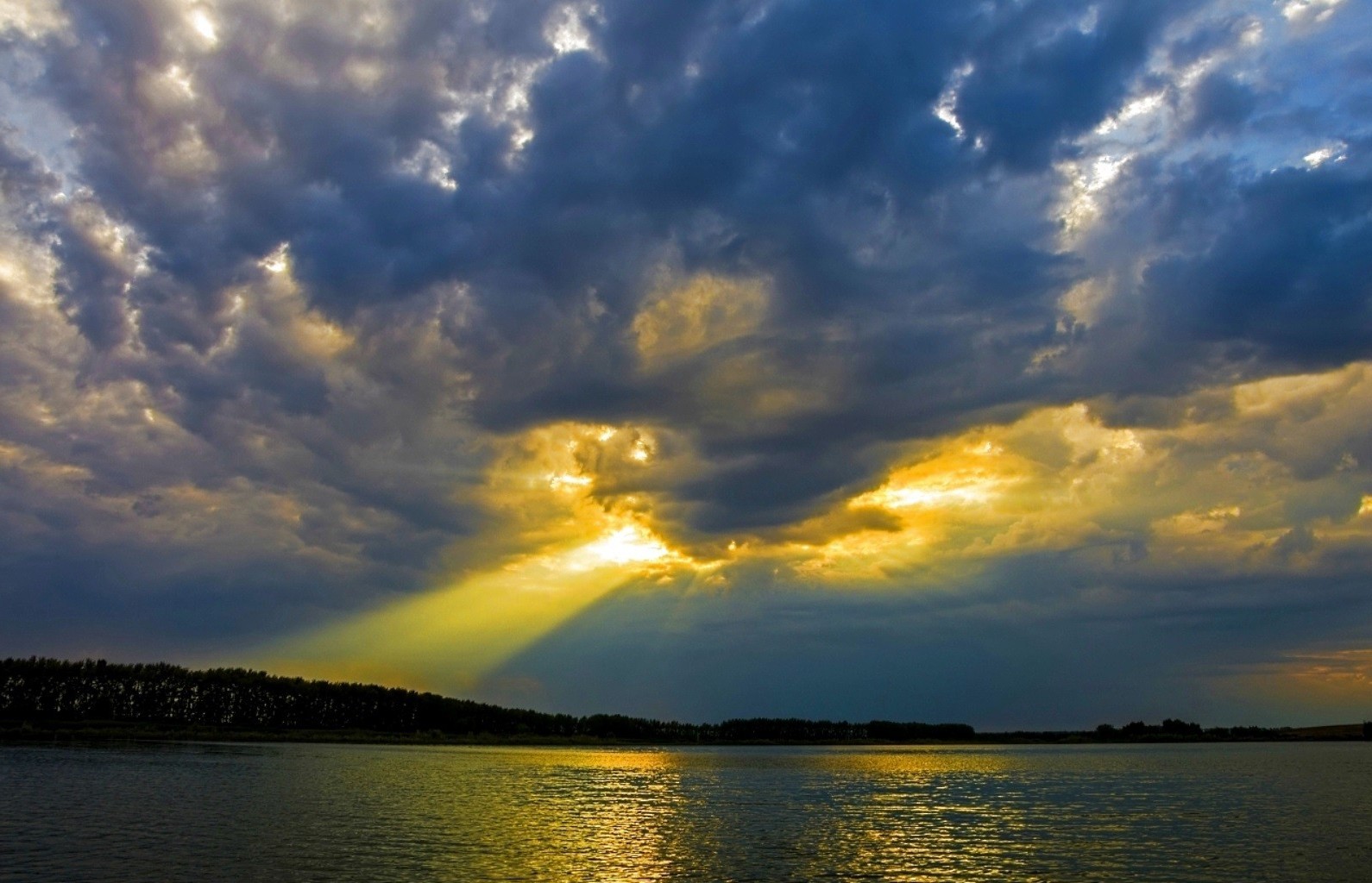 ciel coucher de soleil eau aube soleil ciel paysage nature été beau temps plage crépuscule lac mer soir océan en plein air nuage