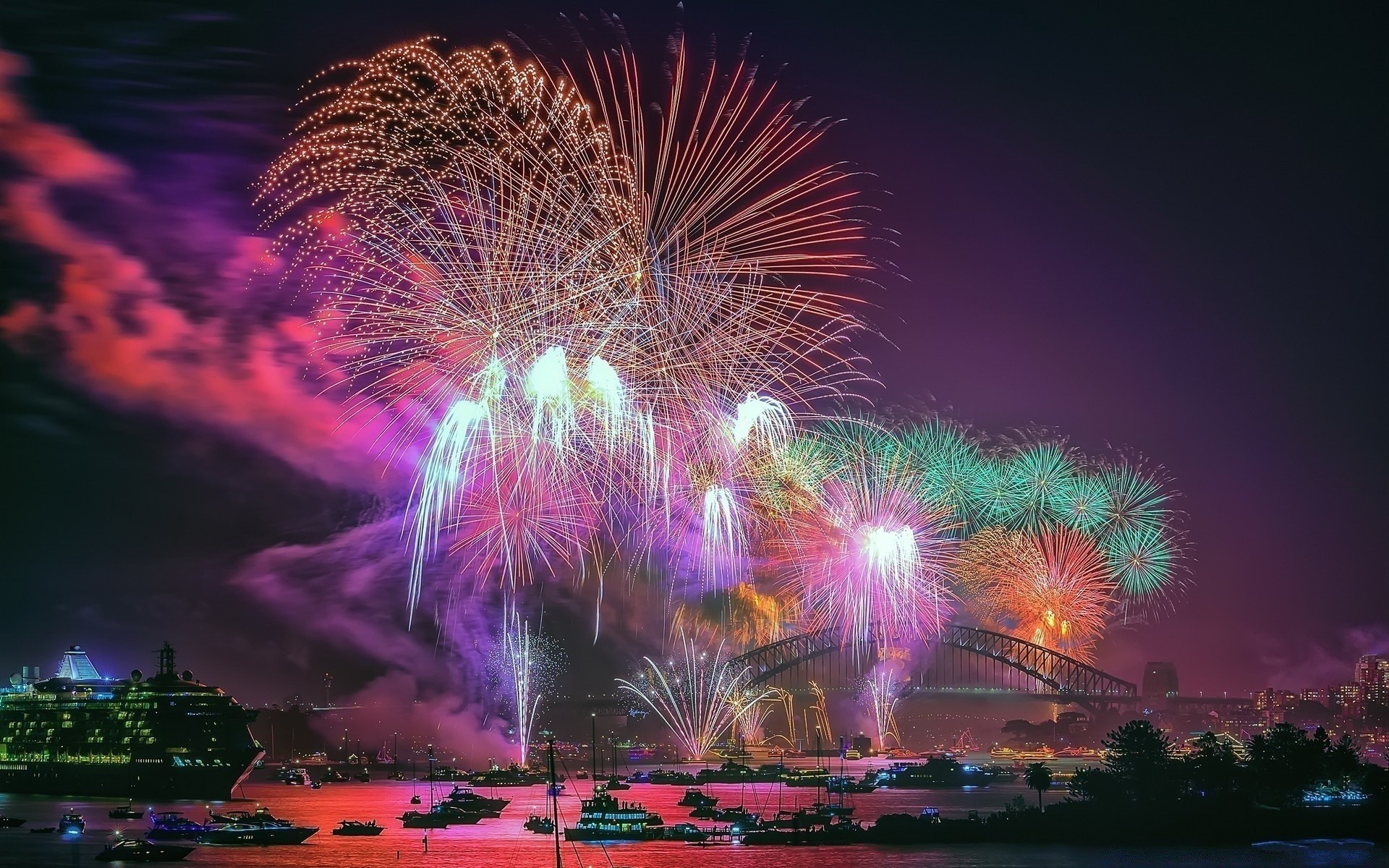 año nuevo festival fuegos artificiales fiesta vacaciones llama luz explosión brillante