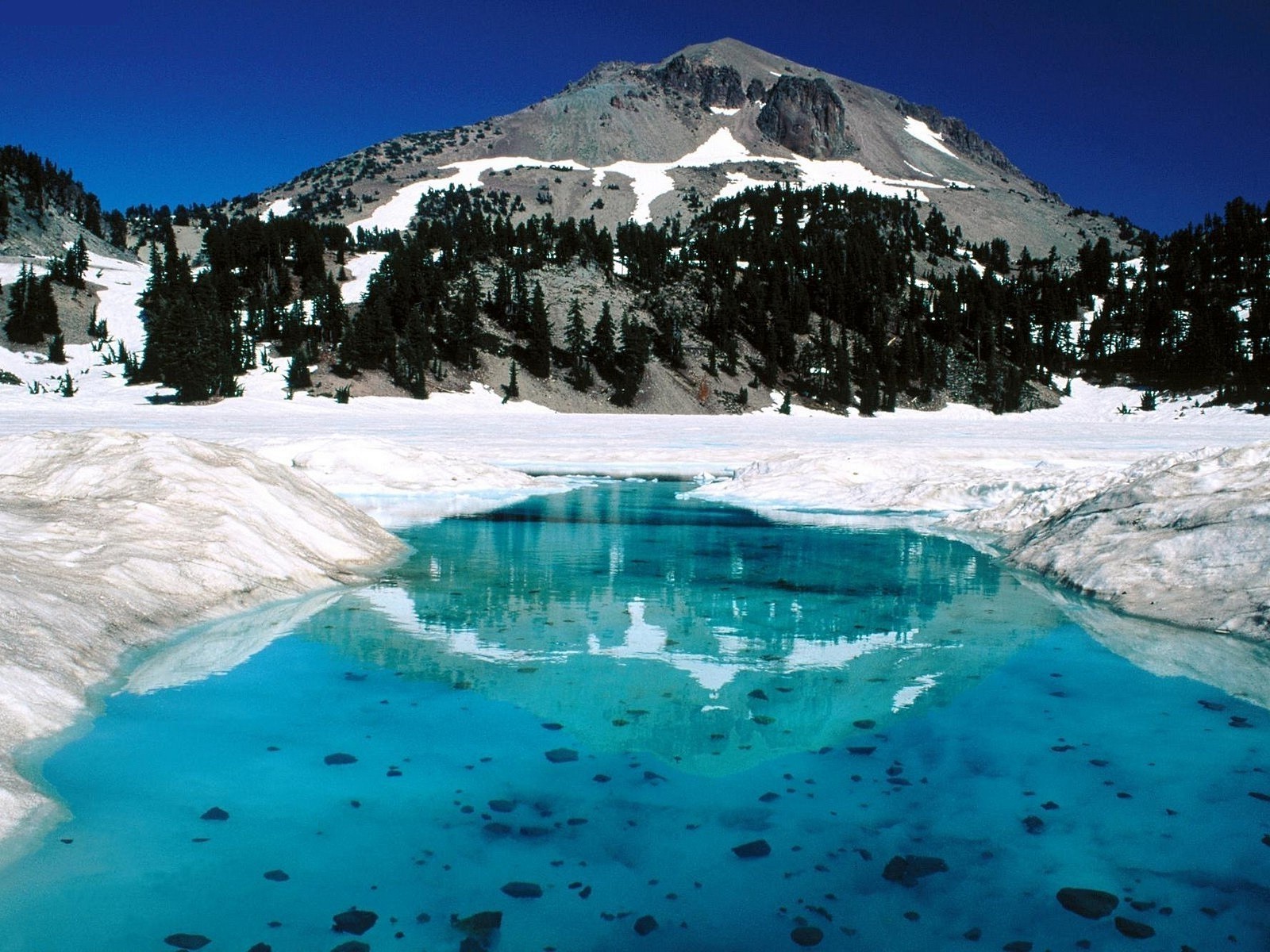 lake snow winter ice water travel cold scenic mountain nature outdoors landscape sky glacier