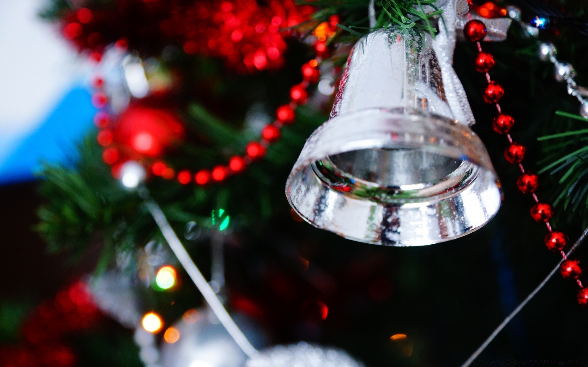 neujahr weihnachten urlaub winter leuchten merry dekoration ball licht gold baum weihnachtsbaum eva hängen unschärfe faden kugel hintergrundbeleuchtung