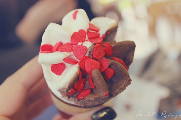 Mini chocolate cake with red hearts