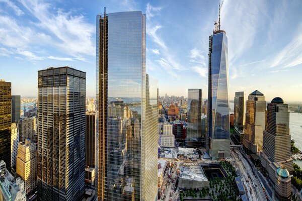 Vista dei grattacieli di giorno. architettura della città