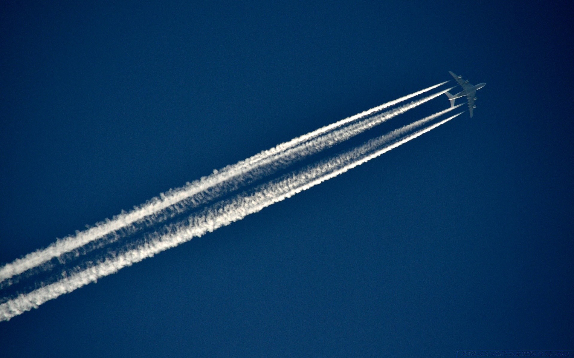 luftfahrt himmel flugzeug flugzeug flugzeug präzision technologie geschwindigkeit schnell desktop transportsystem militär im freien auto industrie reisen rauch