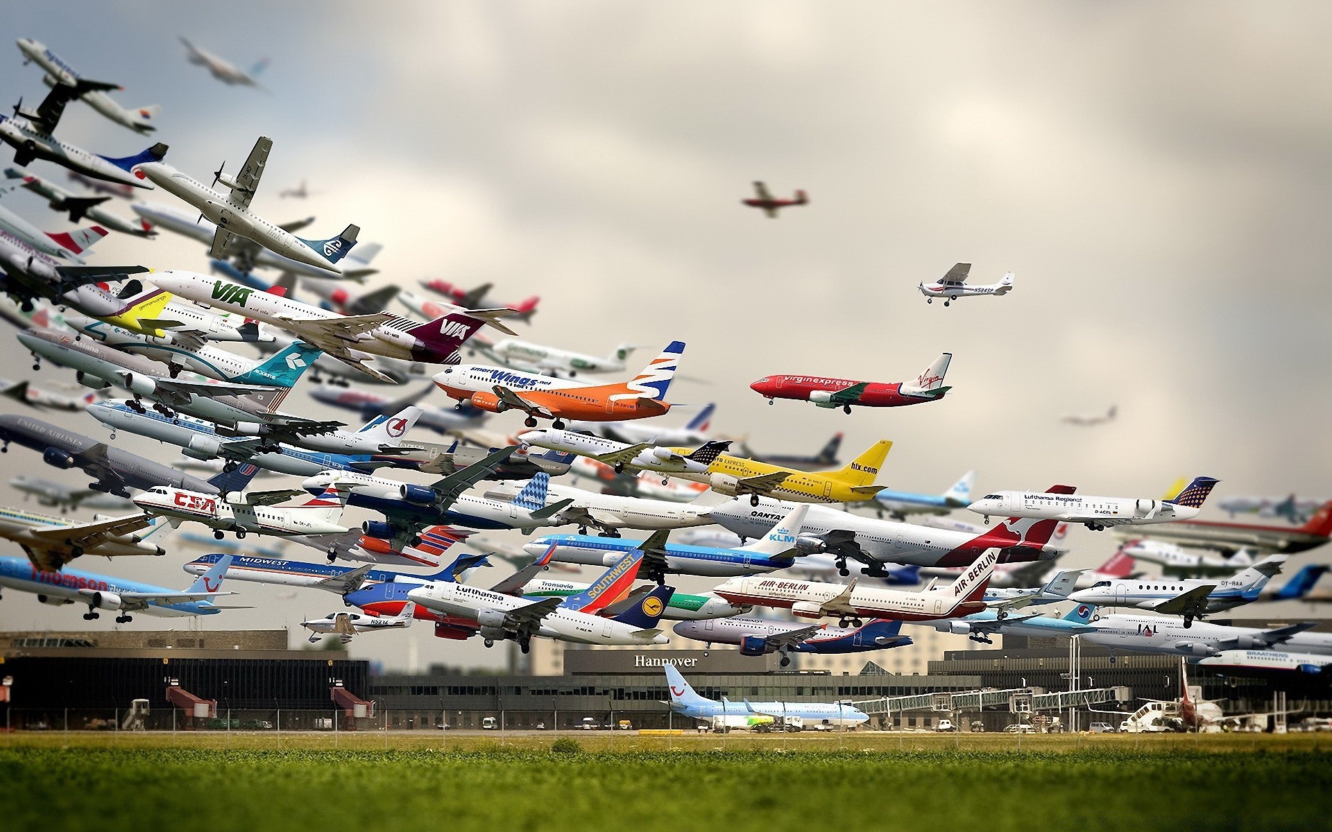 航空 飞机 飞机 汽车 旅行 运输系统 机场 飞行 天空 户外 城市 飞行 竞争 军事