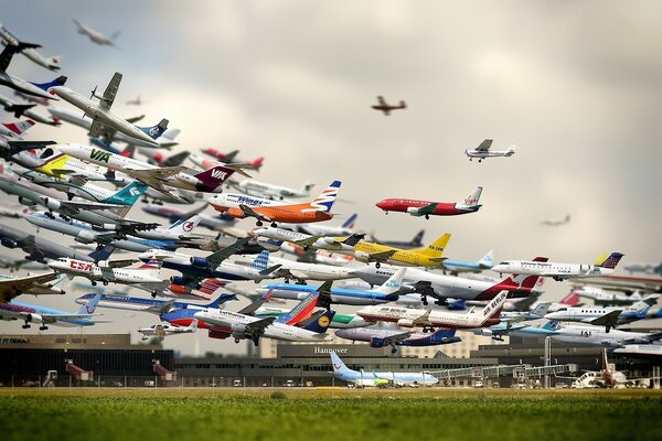 Muchos aviones despegan simultáneamente