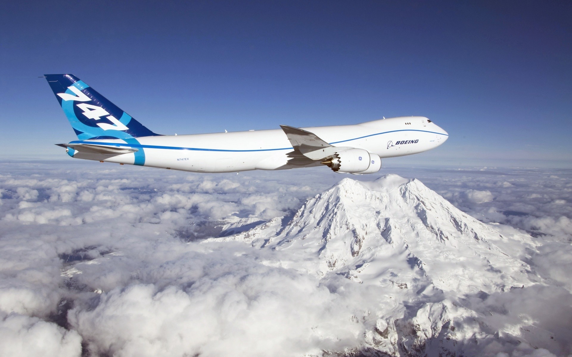 aviazione aereo aereo cielo viaggi sistema di trasporto volo volare nuvola aereo di linea aereo aria neve aeroporto auto paesaggio ala montagna