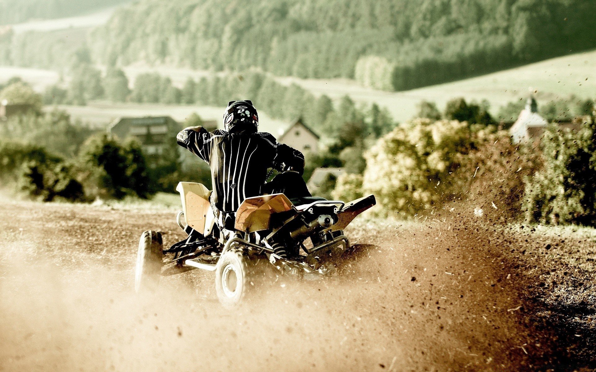 quads boden auto rennen erwachsener aktion eine person wettbewerb beeilen sie sich im freien fahrrad sitzen natur sport