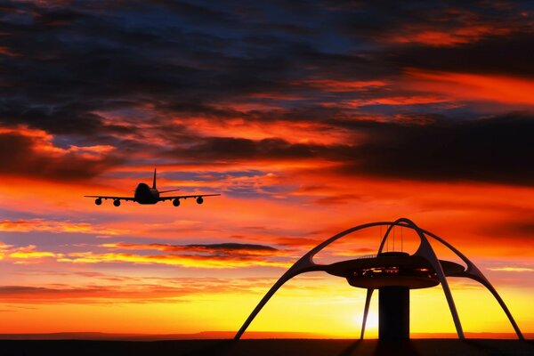 Avion dans le beau ciel nocturne