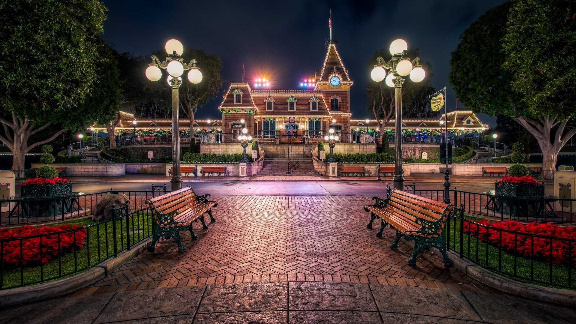 locks travel city street tourism outdoors architecture evening building urban illuminated dusk tourist park sky water light town road