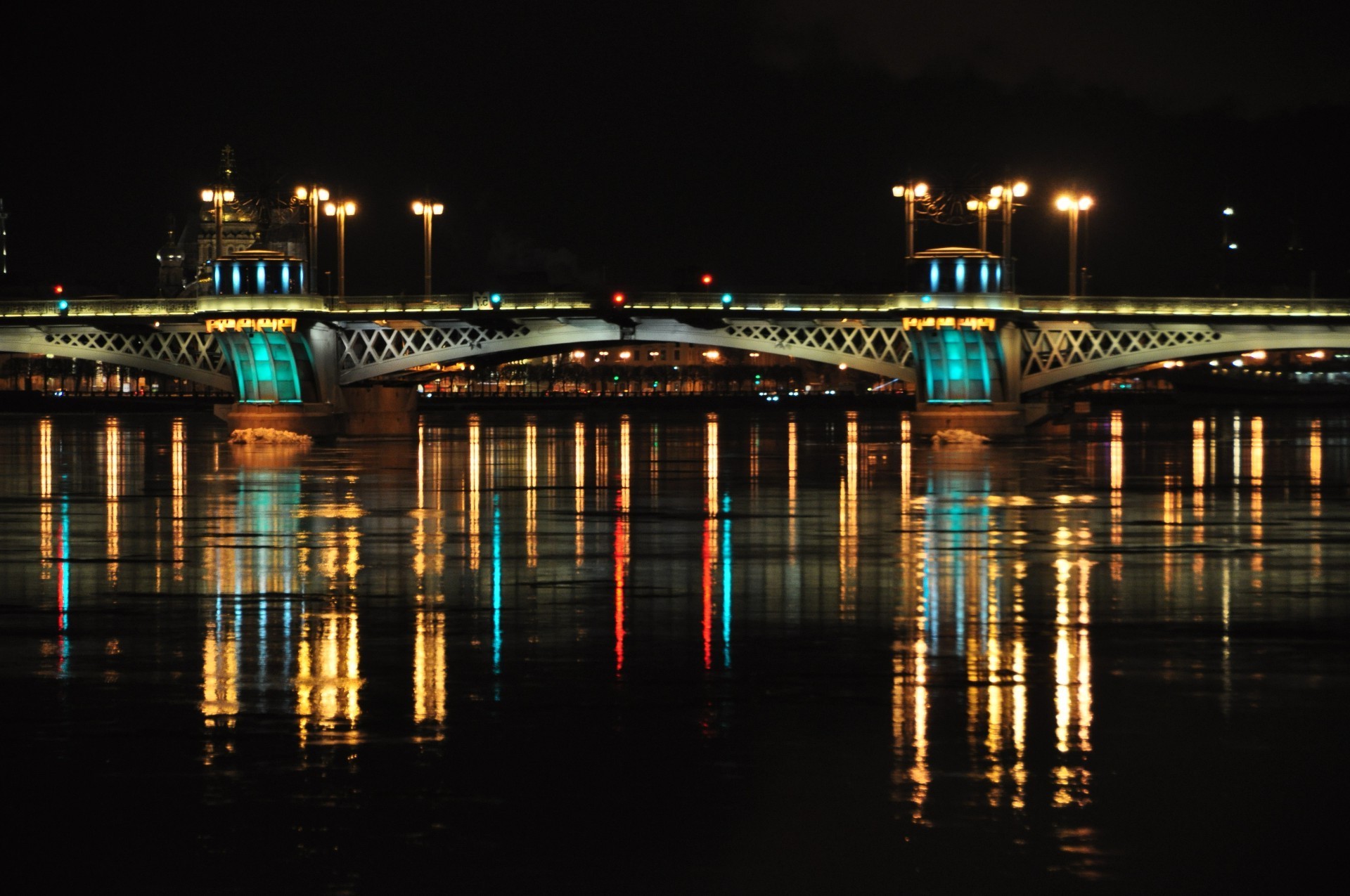 stadt brücke wasser fluss reisen architektur reflexion dämmerung abend pier sonnenuntergang licht haus himmel städtisch transportsystem meer im freien