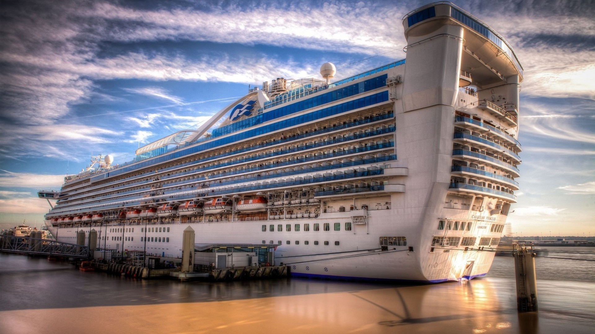 grandes barcos y transatlánticos viajes arquitectura cielo agua ciudad hogar negocio al aire libre sistema de transporte moderno navegación turismo