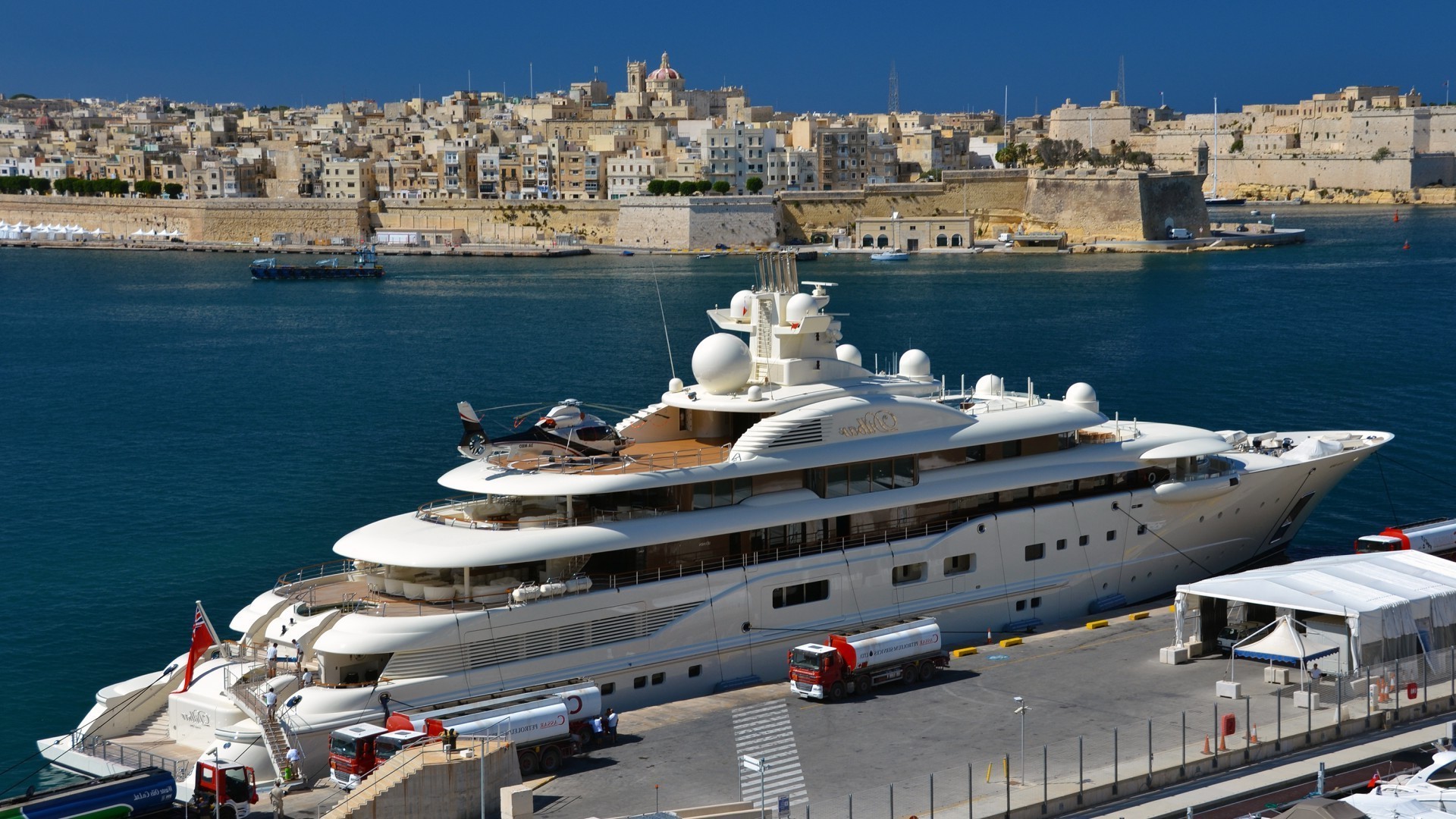 плавсредство путешествия воды море гавань корабль яхта автомобиль лодка транспортная система порт моря марина парус отпуск круизное судно туризм морских парусник