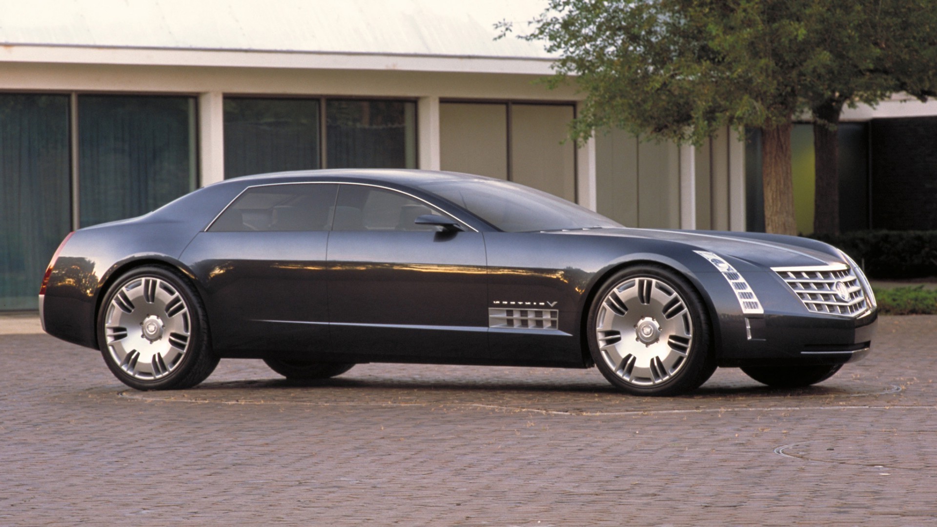 автомобиль автомобиль полдень колеса чернушка тротуар асфальт транспортная система автомобильная купе действие