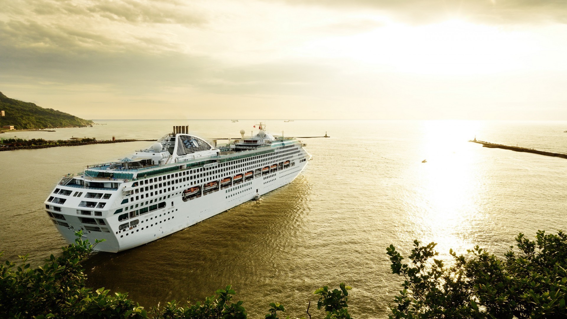 воды путешествия плавсредство транспортная система море небо корабль лодка автомобиль на открытом воздухе океан парус