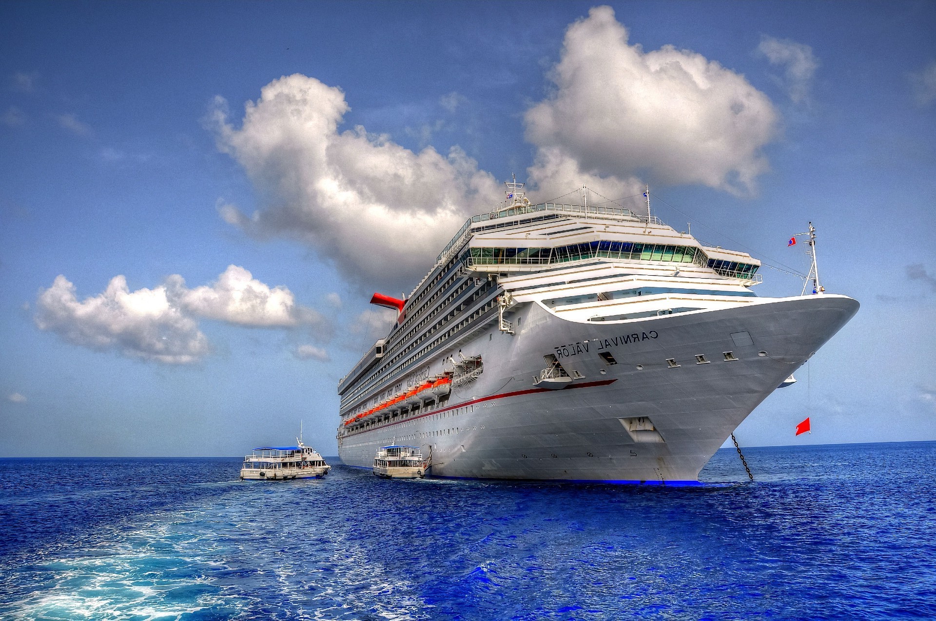 barcos grandes y transatlánticos agua mar océano viajes cielo barco embarcación barco verano sistema de transporte