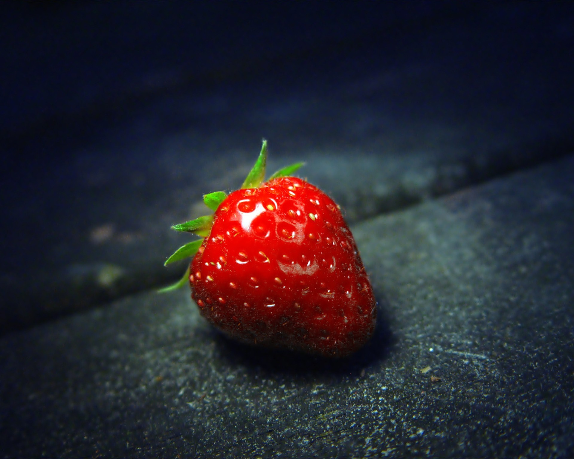 desserts fruits baie fraise juteux délicieux alimentaire nature doux santé été alimentaire confiserie nature morte feuille