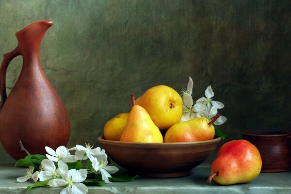 Nature morte pichet et fruits