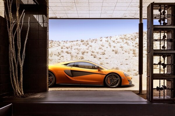 Supercar-le Vagabond des dunes de sable