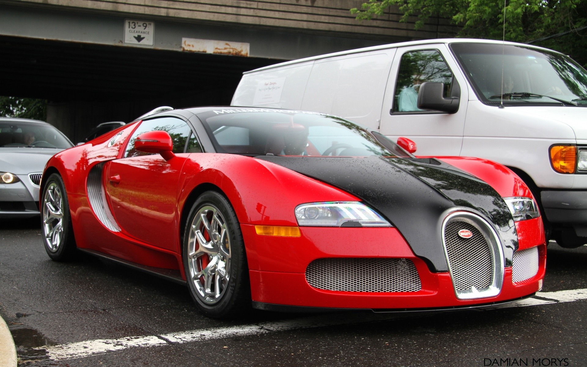 Красный Bugatti скачать