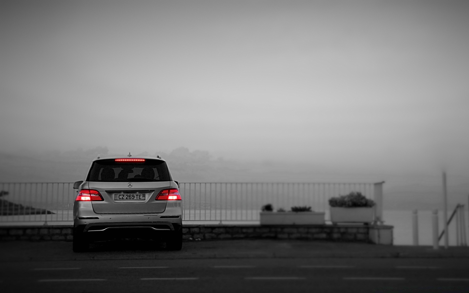 andere geräte auto auto monochrom straße transportsystem straße asphalt aktion nebel rauch