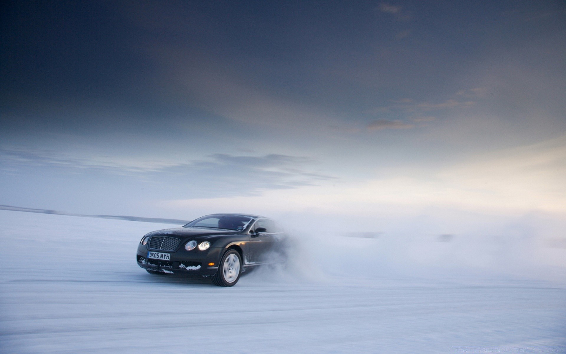 otros aparatos paisaje coche invierno nieve coche tormenta carretera tiempo luz prisa viajes acción sistema de transporte