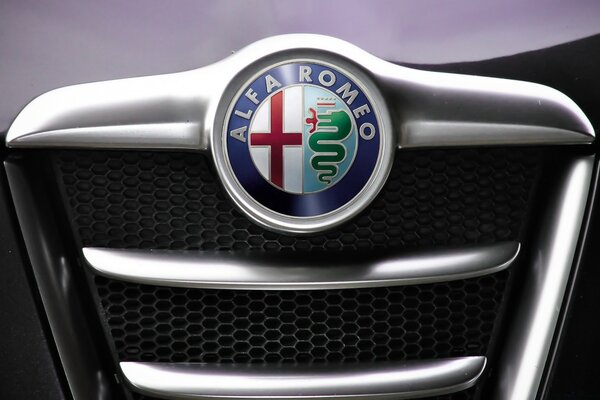 Alfa Romeo автомобиль белгішесі