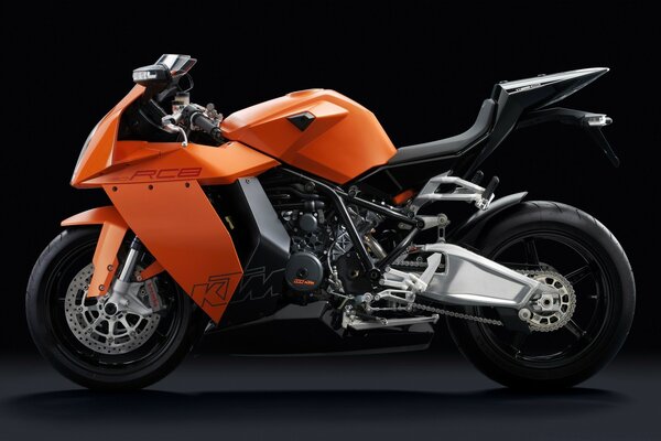 Une moto orange du futur