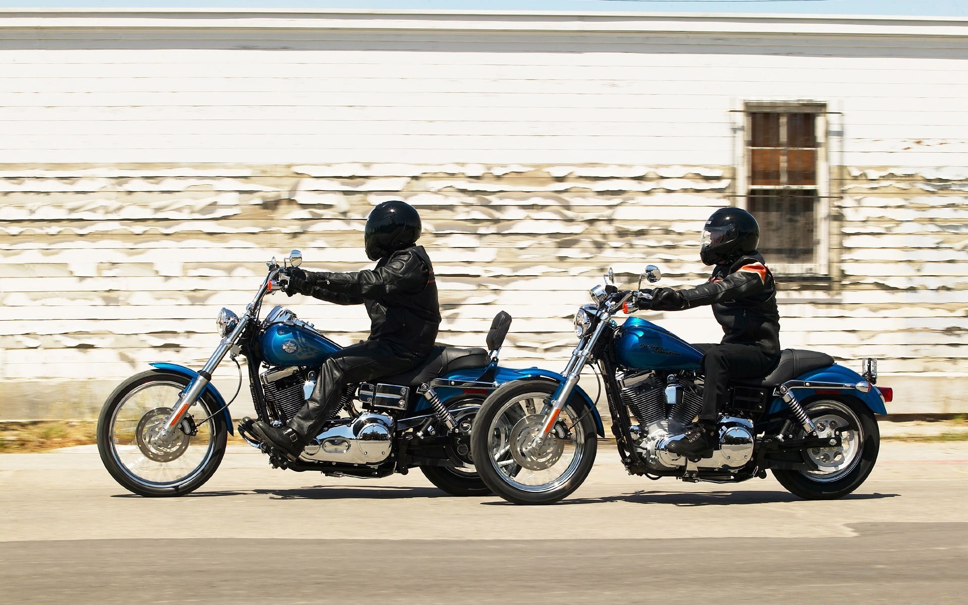 motorräder fahrrad rennen auto beeilen sie sich räder fahren motorrad track wettbewerb transportsystem biker fahrer motorradfahrer rennfahrer fahrer aktion meisterschaft schnell helm sitzen