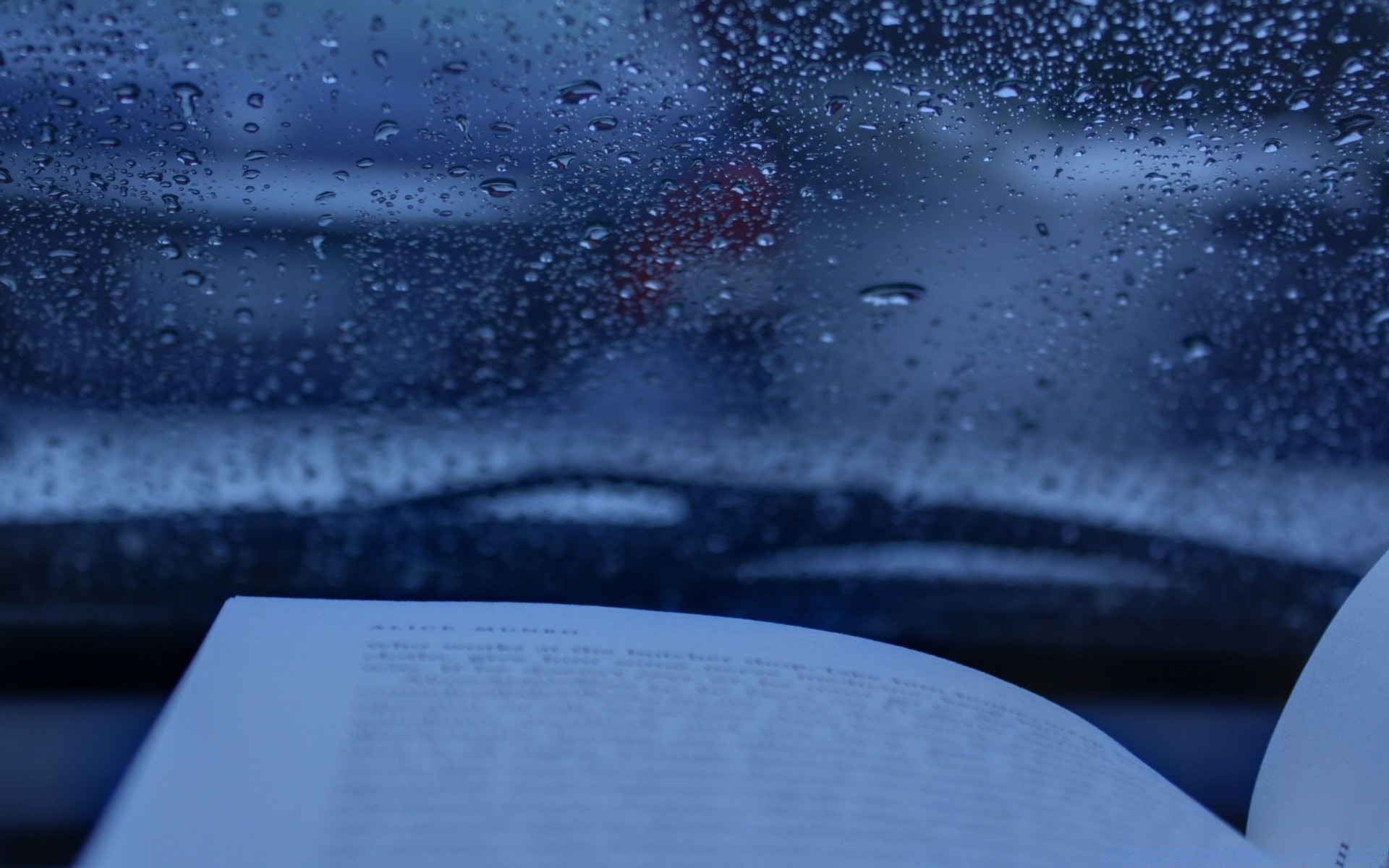 macro pluie humide chute eau réflexion voiture voiture fenêtre flou verre résumé météo rue froid