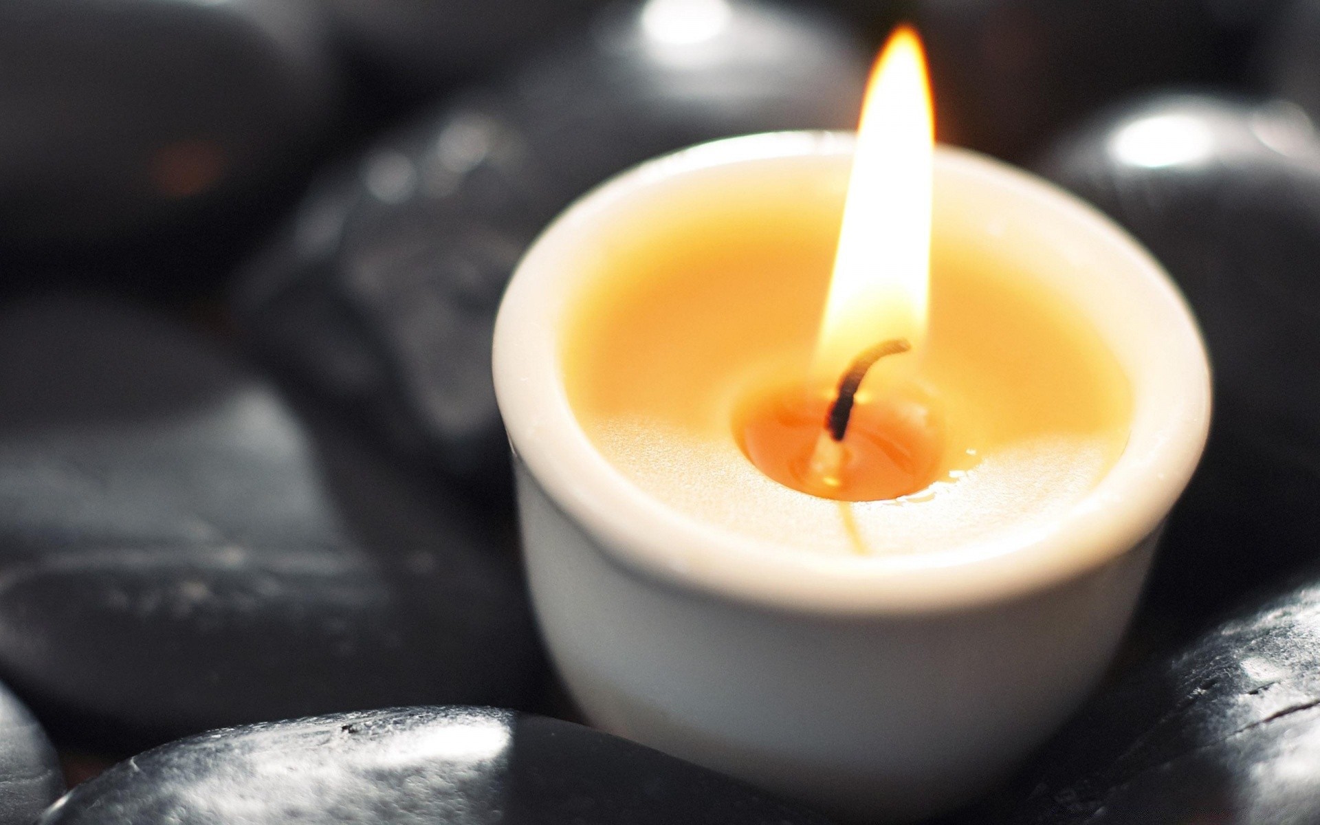 makro fotoğrafçılık mum mumlar gevşeme natürmort alev balmumu sıcak aromaterapi maneviyat meditasyon romantizm zen sıcak karanlık uyum bambu yanmış geleneksel