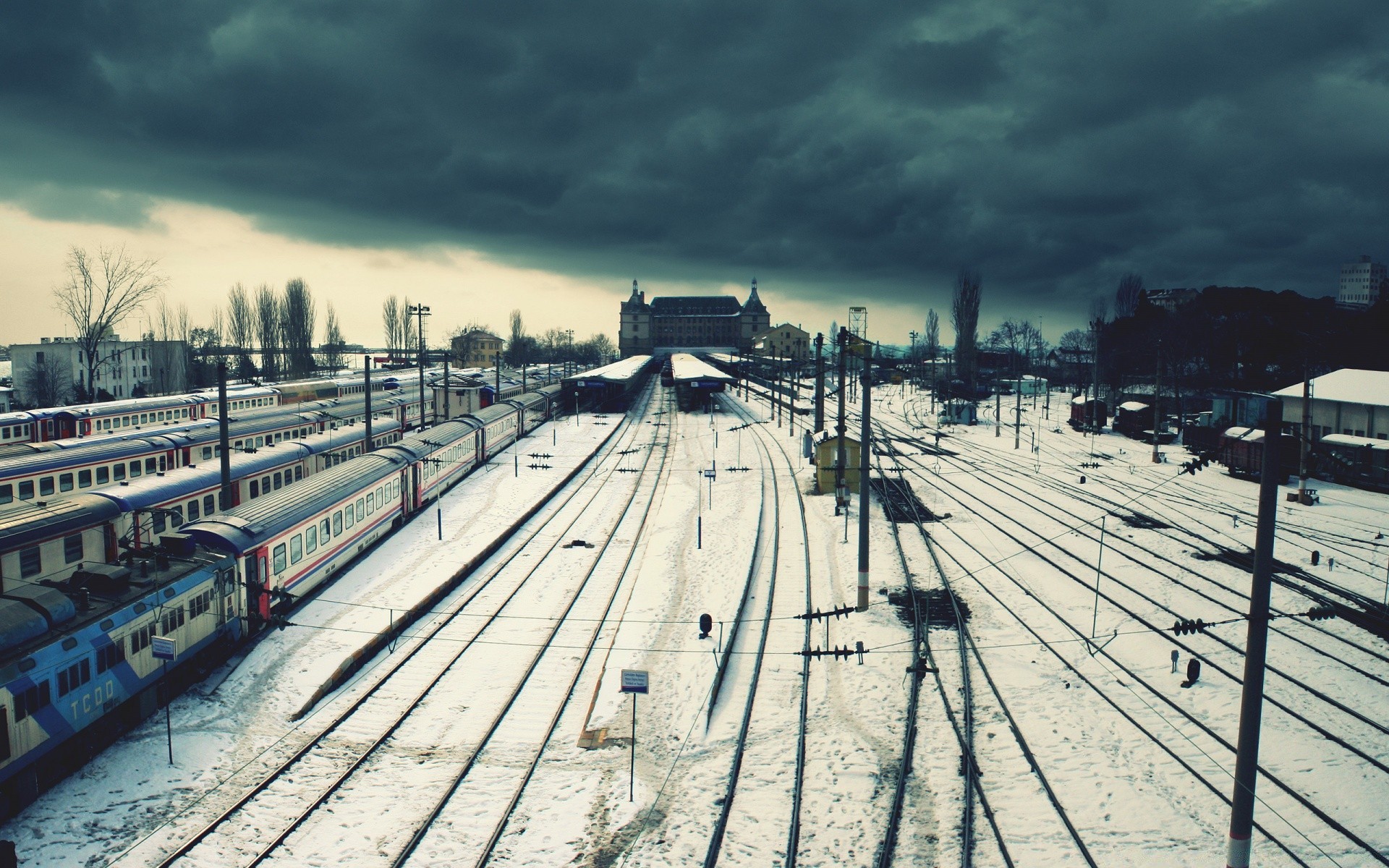 pociągi system transportu podróż kolej pociąg niebo samochód tor wieczorem droga zima na zewnątrz