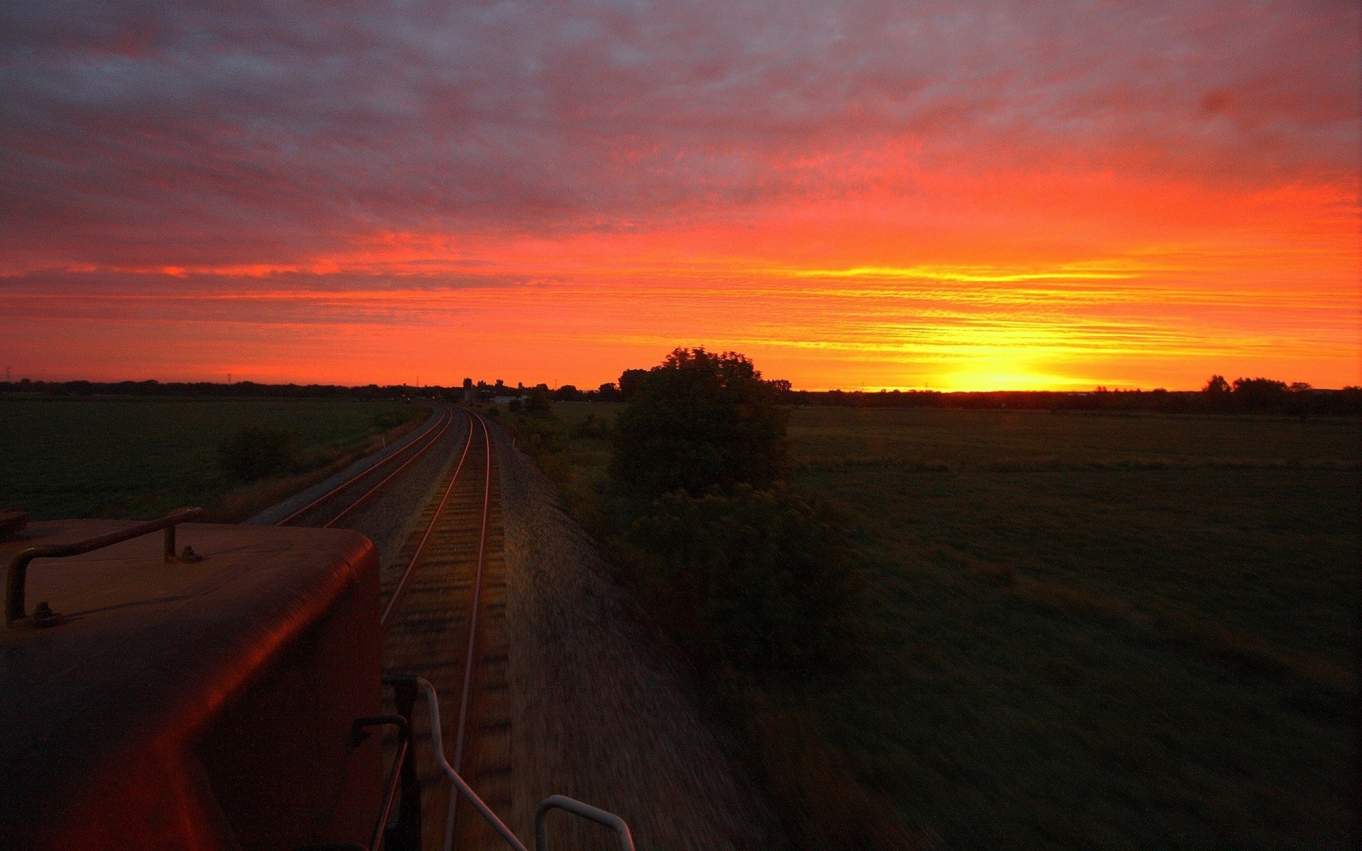 trains coucher de soleil aube soir crépuscule paysage soleil ciel route à l extérieur nature voyage lumière