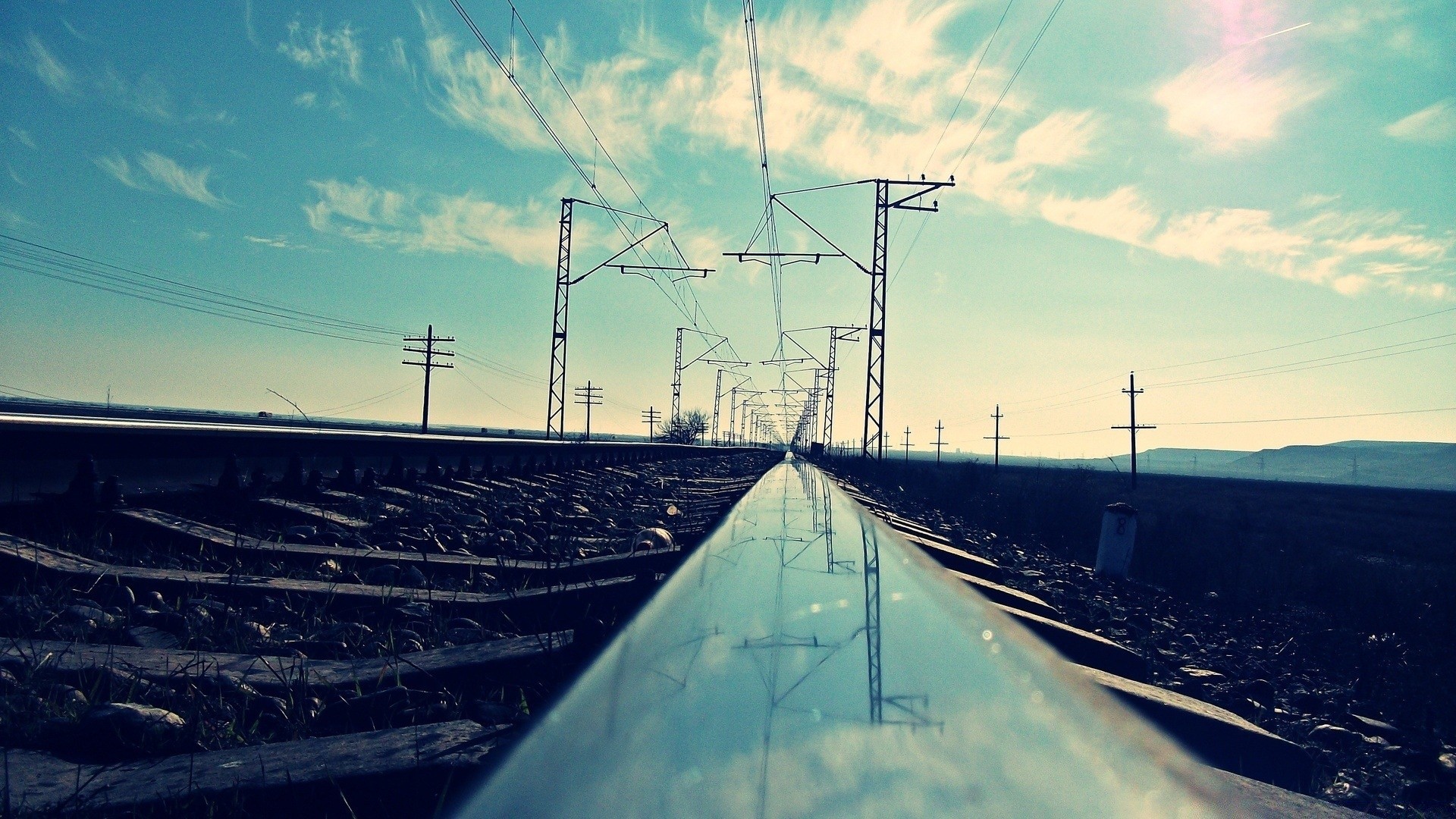 trenler ulaşım sistemi tren demiryolu gökyüzü seyahat ışık köprü yol istasyon sanayi hat trafik çelik araba parça teknoloji sokak