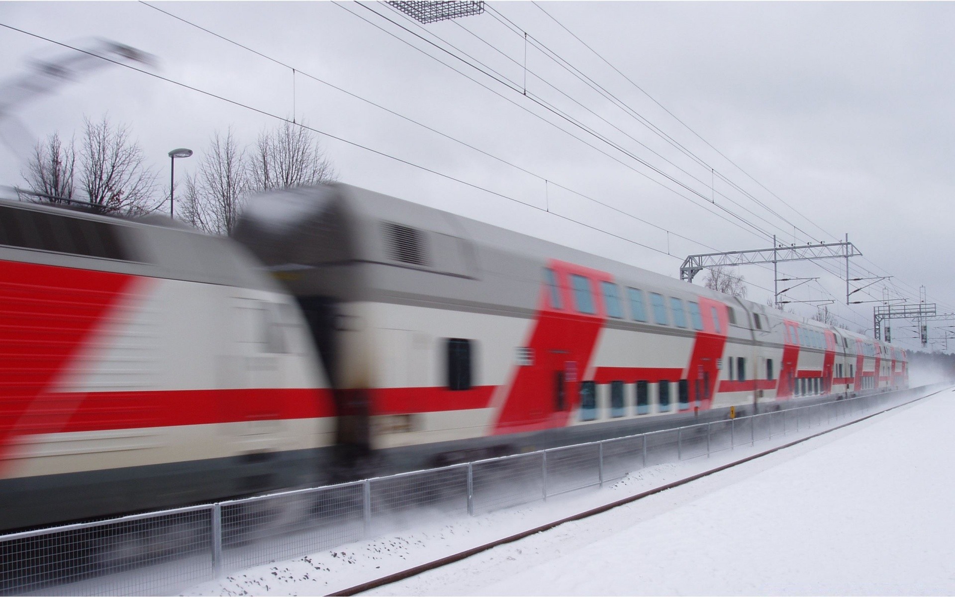 trens trem sistema de transporte ferroviário rápido borrão estação engarrafamento tráfego suburbano trilha viagem pressa velocidade carro plataforma motor bonde