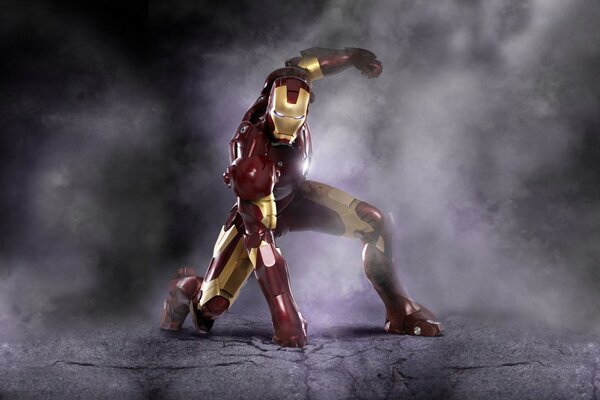 Iron Man a atterri en brisant l asphalte