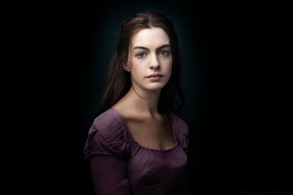 Anne Hathaway attrice ritratto