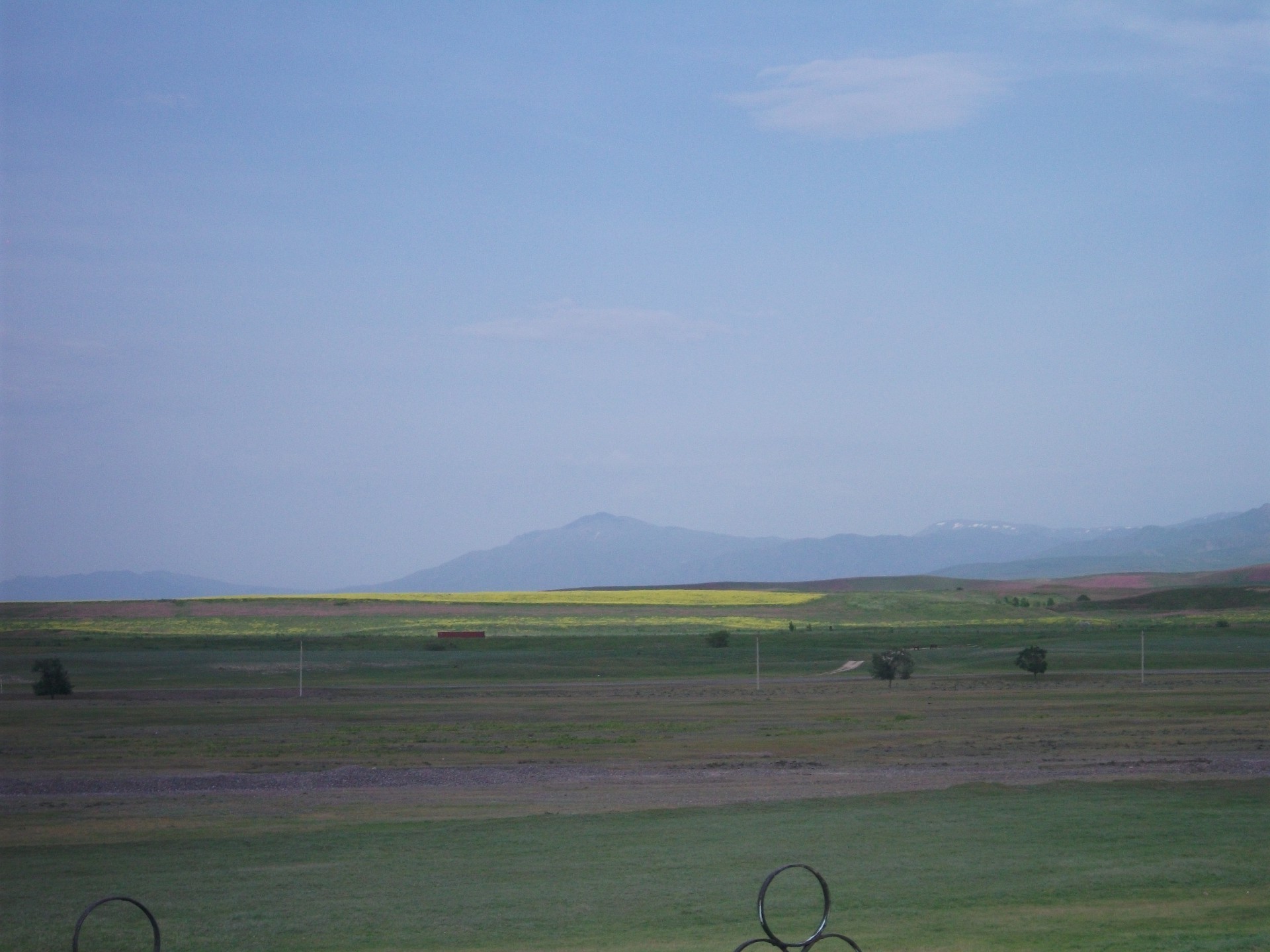 extensões nativas paisagem pastagens céu campo montanhas feno cênica agricultura luz do dia colina fazenda natureza ao ar livre grama horizonte árvore nuvem viagens terras cultivadas