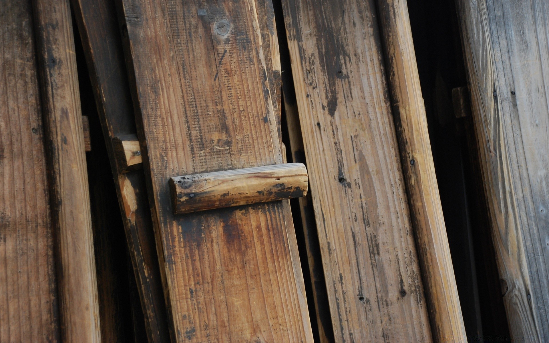 macro bois vieux en bois rustique rétro menuiserie journal mur sale planche porte vintage surface sombre rugueux