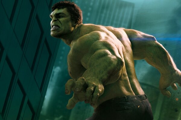 Hulk im Hintergrund der Stadt