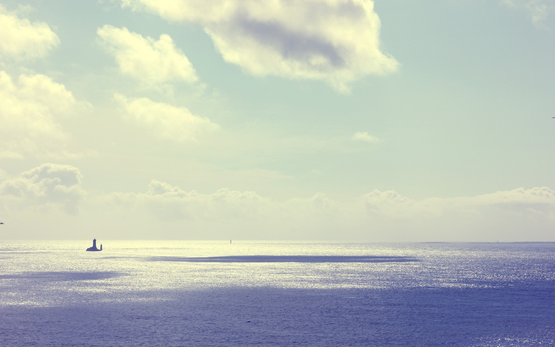 海洋和海洋 水 海 景观 海滩 自然 户外 天空 海洋 景观 日光 海 湖 旅游 夏天 沙子