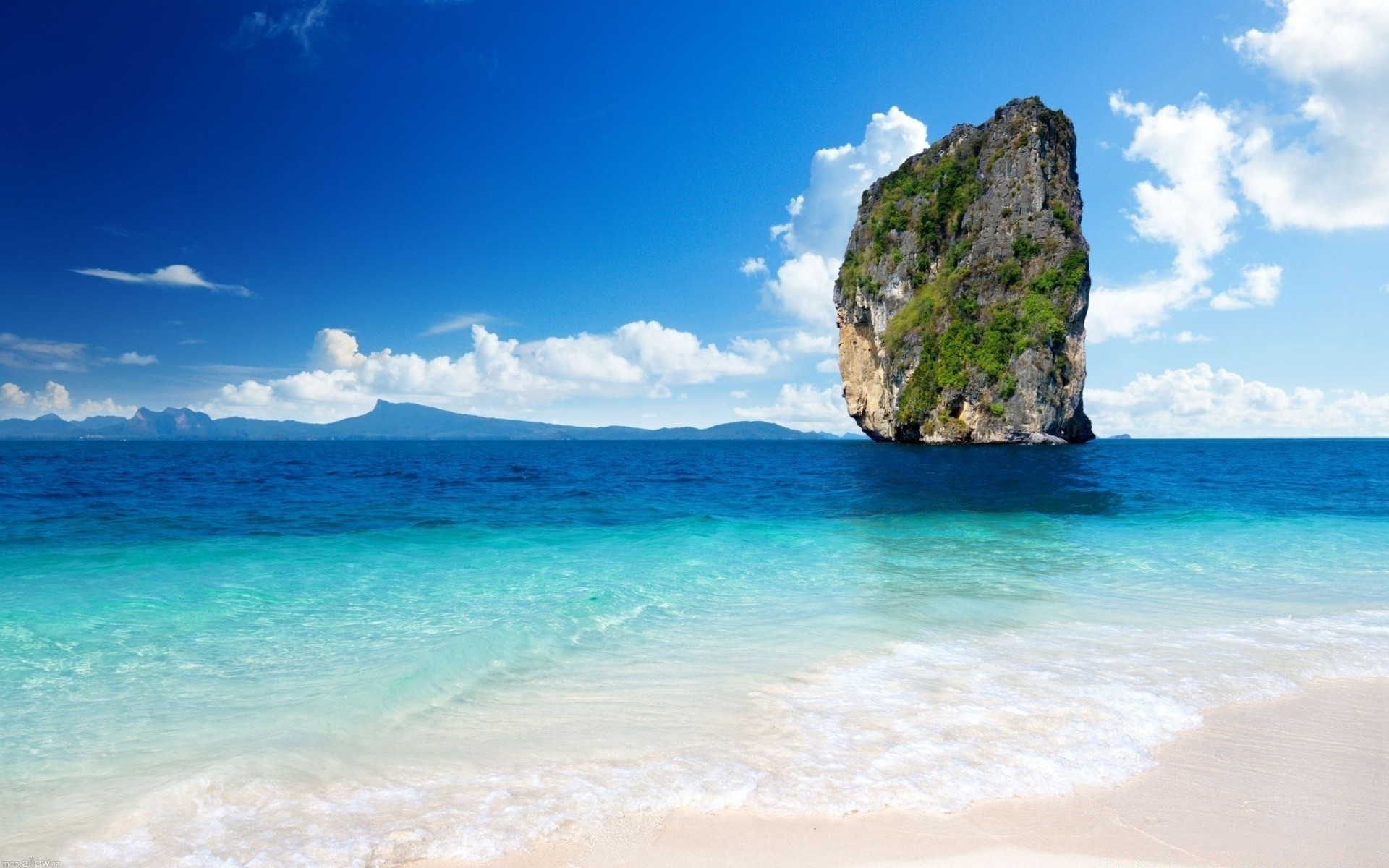 海洋和海洋 水域 热带 旅行 沙子 夏天 海滩 海 绿松石 海岛 田园诗 海洋 海 天空 景观 自然 冲浪 太阳 放松 假期