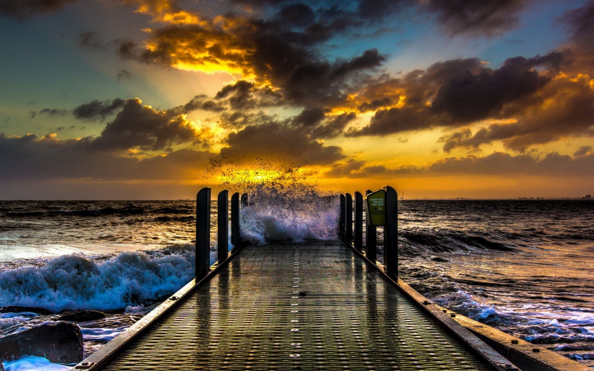 mer et océan coucher de soleil eau mer plage aube océan ciel soleil nuage crépuscule paysage jetée quai voyage paysage soirée mer été nature rivage