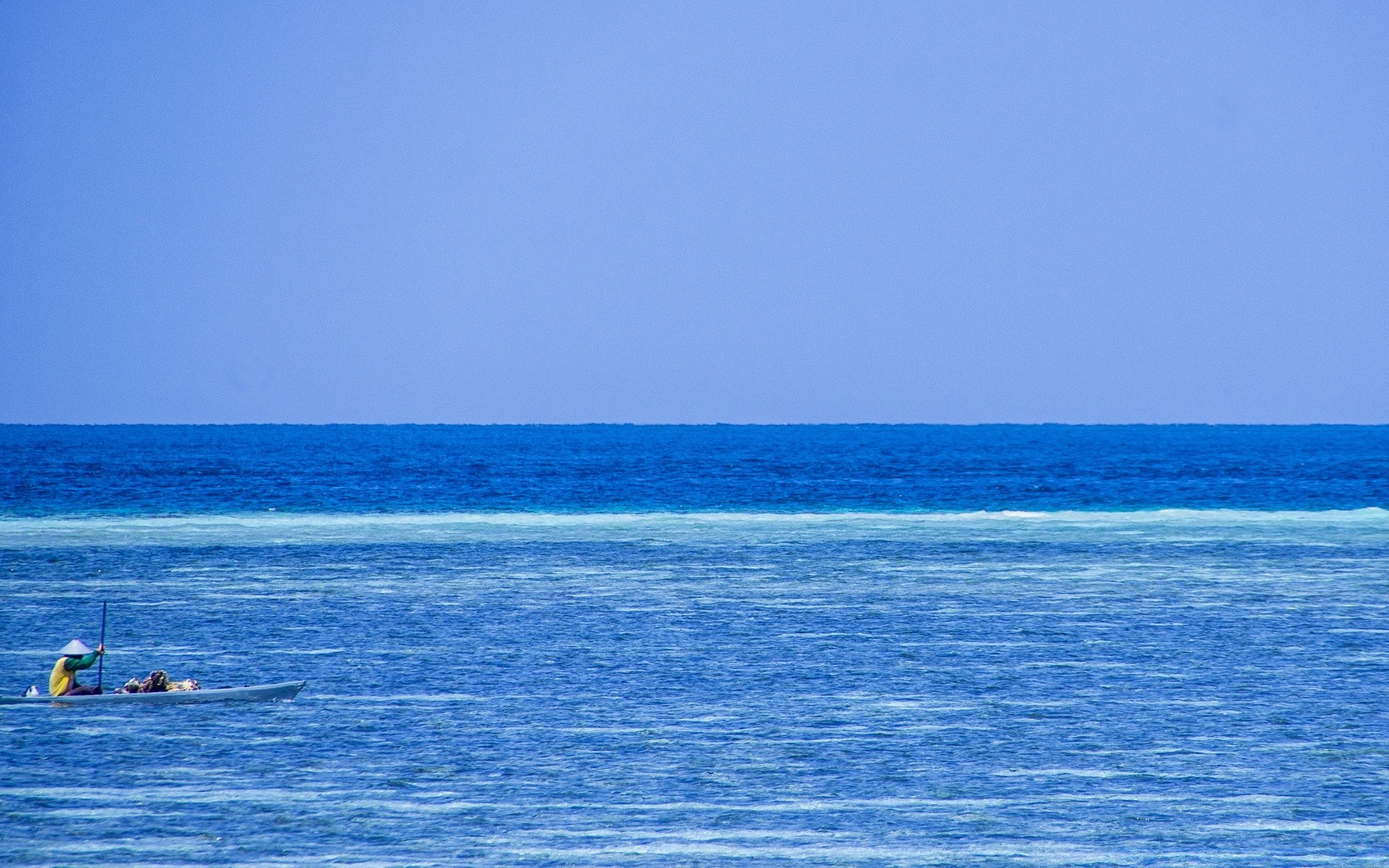 mar y océano agua mar viajes océano al aire libre playa verano cielo naturaleza mar luz del día arena buen tiempo paisaje