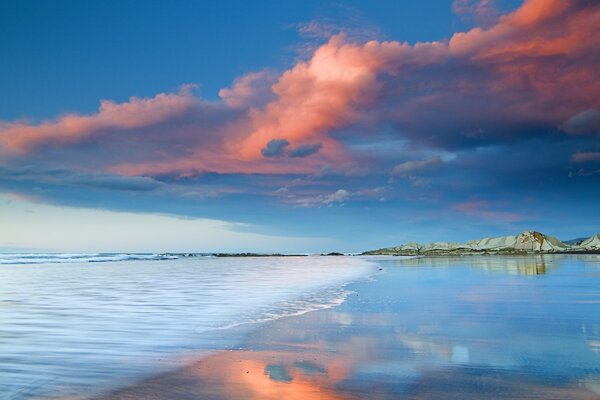 The extraordinary landscape of the boundless ocean