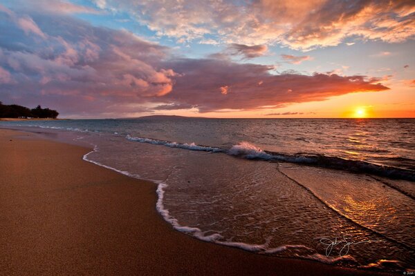 Abend Sonnenuntergang am Strand am Meer