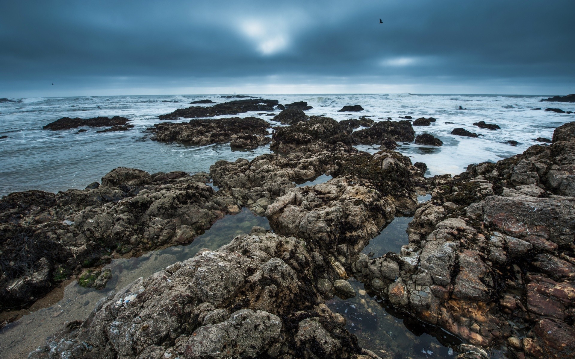 mer et océan eau mer mer océan rock plage nature paysage ciel côte à l extérieur paysage rocky voyage marée côtier scénique