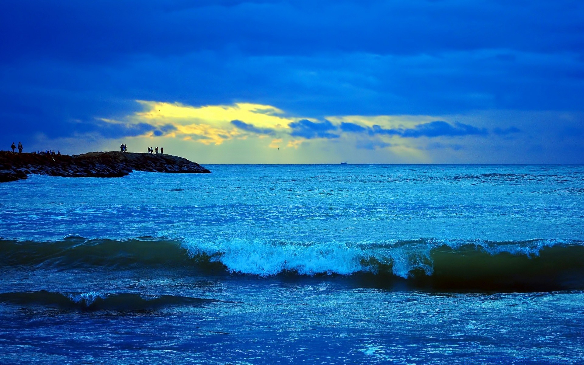 morze i ocean woda zachód słońca morze plaża ocean krajobraz świt podróże zmierzch krajobraz morze surf niebo wieczór słońce wyspa lato