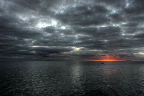 Gris vistas al mar y puesta de sol